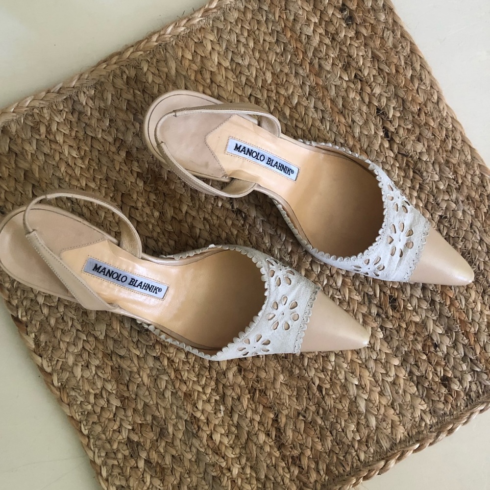 Manolo Blahnik Floral Eyelet beige leather heel